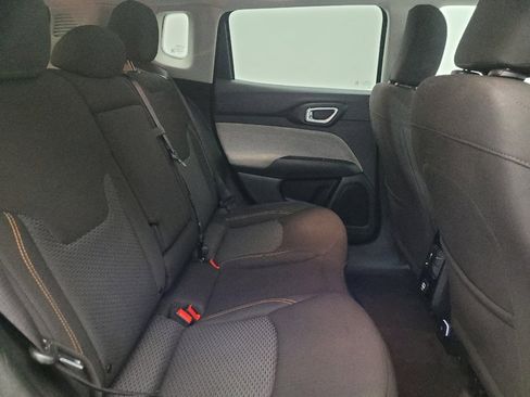 Used 2022 Jeep Compass Sport image 19