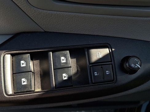 Used 2020 Toyota Sienna L FWD image 27