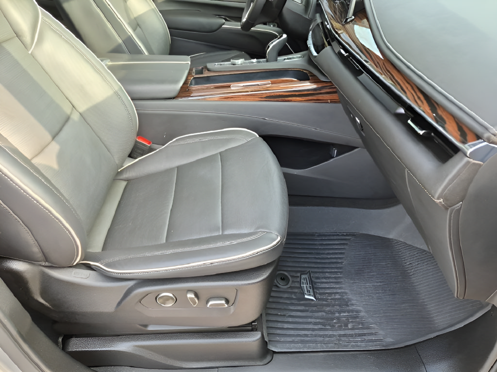 Used 2024 Cadillac Escalade ESV Premium Luxury w/ LPO, Floor Liner Package AWD/4WD image 16