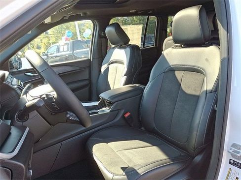 New 2025 Jeep Grand Cherokee Altitude w/ Trailer Tow Package image 9