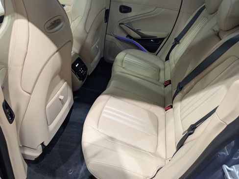 New 2026 Aston Martin DBX 707 image 23