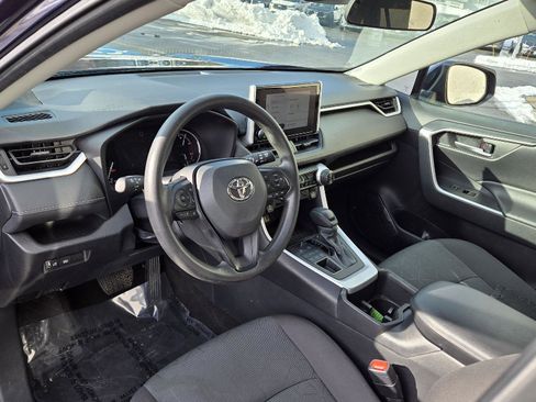 Used 2023 Toyota RAV4 XLE image 4