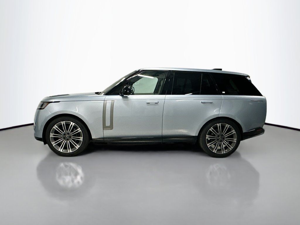 Used 2023 Land Rover Range Rover Autobiography AWD/4WD image 2