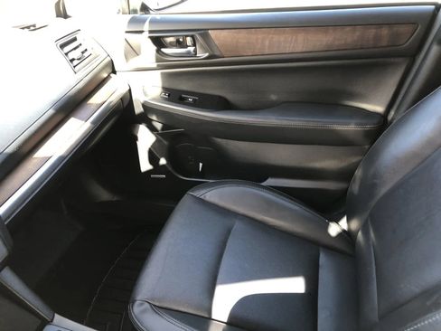 Used 2017 Subaru Outback 2.5i Limited AWD/4WD image 35