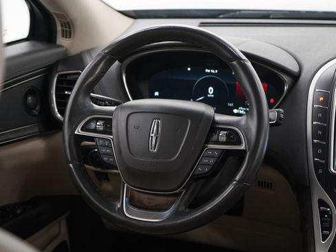 Used 2019 Lincoln Nautilus Reserve AWD/4WD image 17
