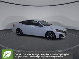 Used 2023 Nissan Altima 2.5 SR FWD video 2
