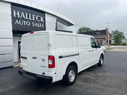 Used 2021 Nissan NV 1500 SV RWD image 6