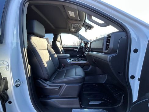 Used 2025 GMC Sierra 1500 Elevation w/ Elevation Premium Package image 21