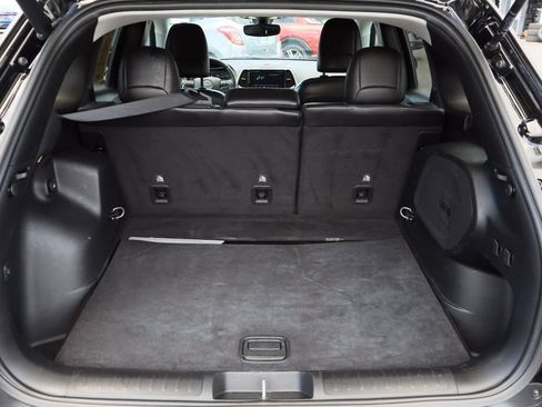 Used 2019 Jeep Cherokee Limited AWD/4WD image 26