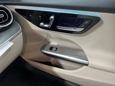 Used 2025 Mercedes-Benz C 300 4MATIC Sedan image 27