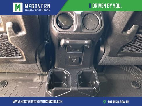 Used 2020 Jeep Gladiator Rubicon w/ Dual Top Group AWD/4WD image 19