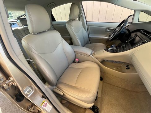 Used 2010 Toyota Prius Five image 13