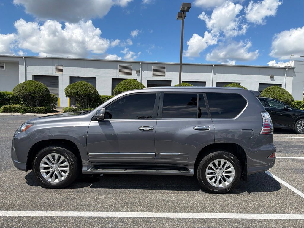Used 2018 Lexus GX 460 Premium w/ Premium Package AWD/4WD image 4