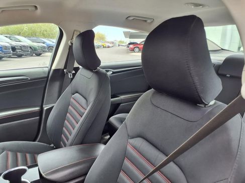 Used 2016 Ford Fusion SE AWD/4WD image 26