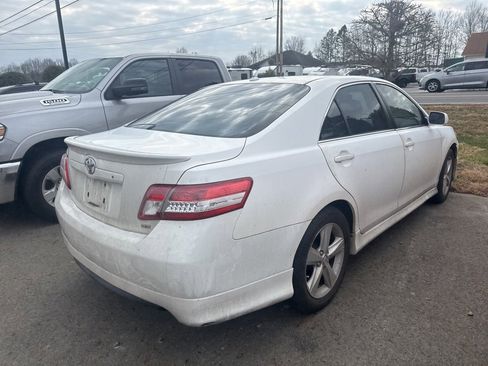 Used 2011 Toyota Camry SE image 4