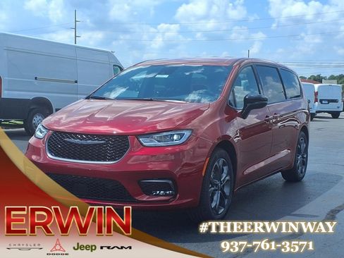 New 2026 Chrysler Pacifica Select image 8