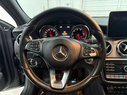 Certified 2018 Mercedes-Benz GLA 250 4MATIC image 15