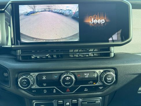 Used 2024 Jeep Wrangler Sport S image 28