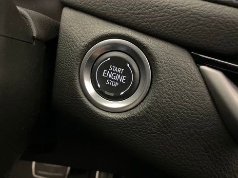 Used 2025 Cadillac XT4 Sport image 21