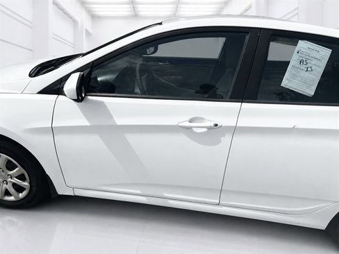 Used 2012 Hyundai Accent GS FWD image 24