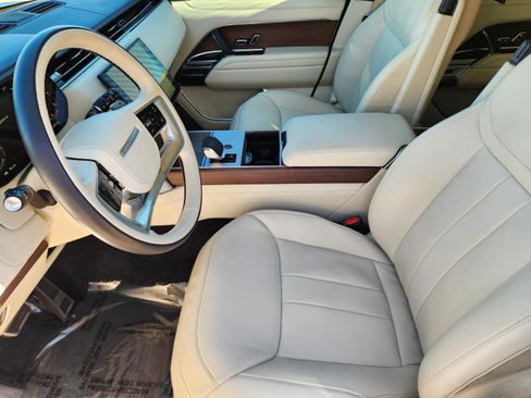 Certified 2025 Land Rover Range Rover Long Wheelbase Autobiography AWD/4WD image 8
