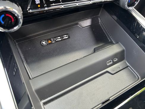Used 2025 Chevrolet Tahoe Premier AWD/4WD image 42