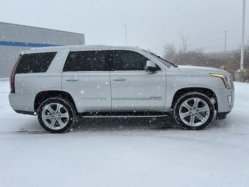 Used 2017 Cadillac Escalade Luxury image 6