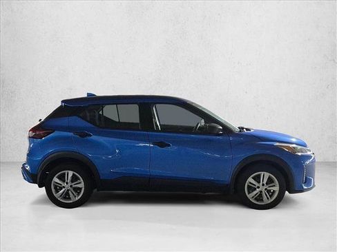 Used 2023 Nissan Kicks S FWD image 4