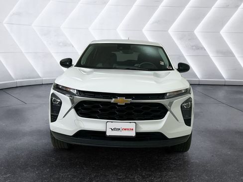 Used 2024 Chevrolet Trax LS FWD image 2