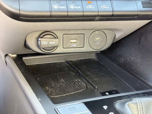 Certified 2025 Hyundai Elantra Sport image 23