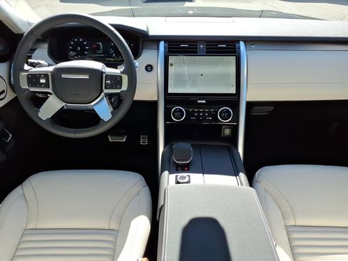 New 2026 Land Rover Discovery Limited Edition image 4