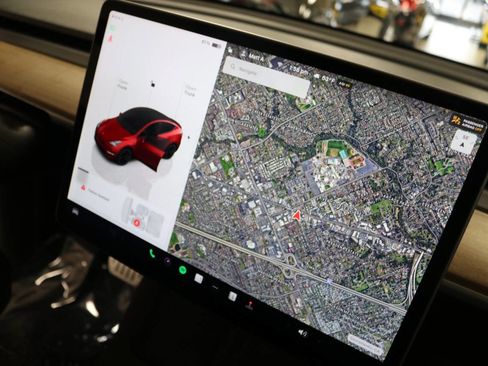 Used 2023 Tesla Model Y Performance image 24