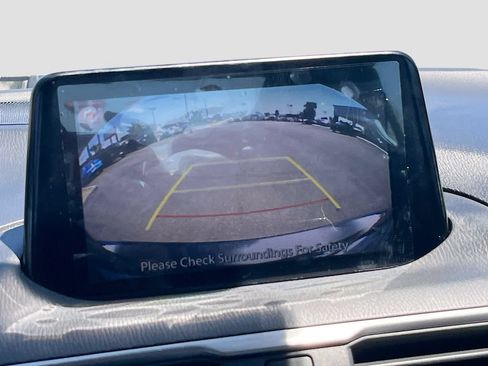 Used 2018 MAZDA MAZDA3 Touring FWD image 14
