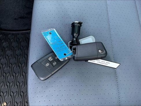 New 2025 Volkswagen Jetta SE image 28