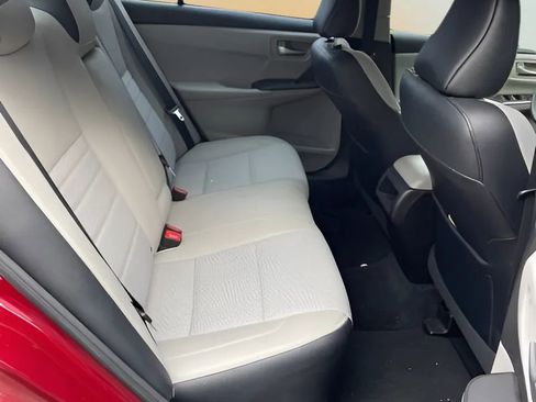 Used 2017 Toyota Camry SE image 17