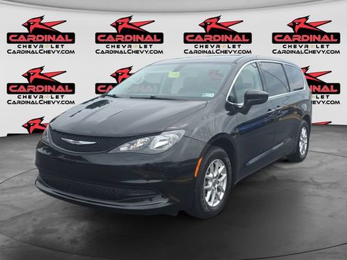 Used 2022 Chrysler Voyager LX FWD image 7