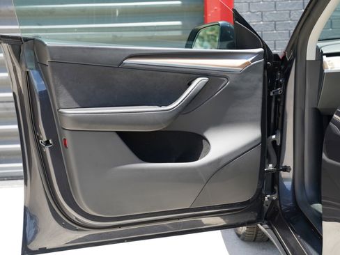 Used 2024 Tesla Model Y Long Range RWD image 12