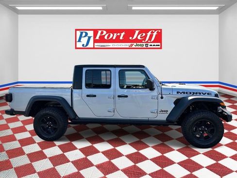 Used 2022 Jeep Gladiator Mojave w/ LED Lighting Group AWD/4WD image 3