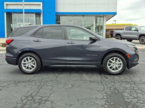 Used 2022 Chevrolet Equinox LS w/ LS Convenience Package image 7
