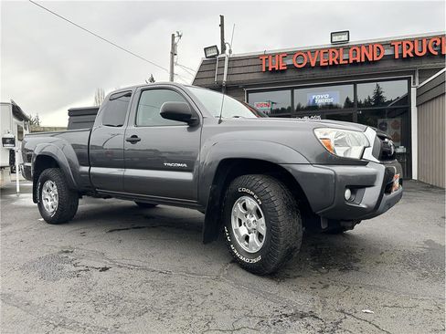 Used 2013 Toyota Tacoma 4x4 Access Cab V6 w/ SR5 Pkg image 8