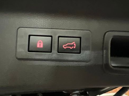Used 2025 Subaru Forester Premium AWD/4WD image 47