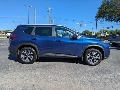 Used 2023 Nissan Rogue SV w/ SV Premium B Package FWD image 3