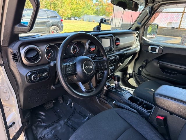 Used 2020 Jeep Gladiator Sport w/ Trailer Tow Package AWD/4WD image 13