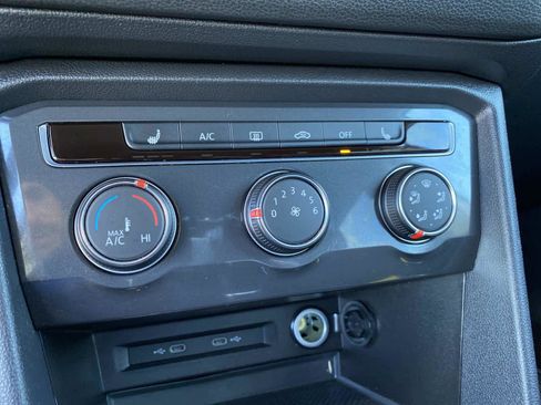 Used 2022 Volkswagen Tiguan S image 14