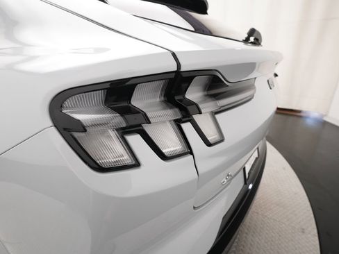 Used 2021 Ford Mustang Mach-E GT AWD/4WD image 33