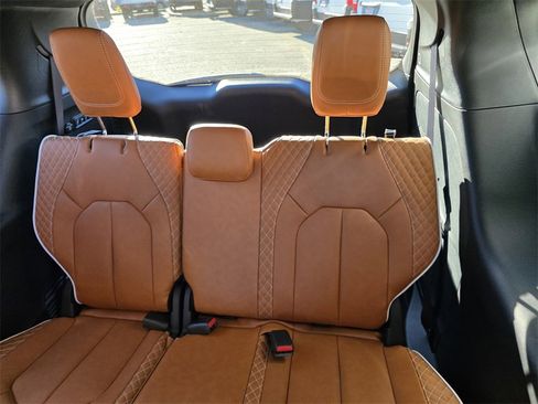 New 2026 Chrysler Pacifica Pinnacle image 10