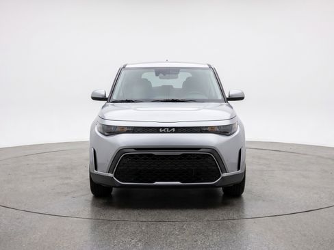 Used 2025 Kia Soul FWD image 2