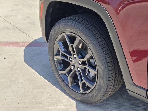 New 2025 Jeep Grand Cherokee L Limited AWD/4WD image 6