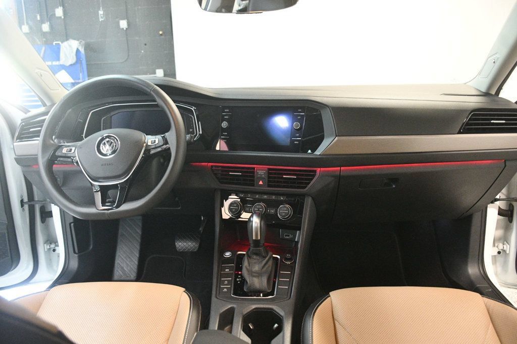 Used 2020 Volkswagen Jetta SEL Premium FWD image 5