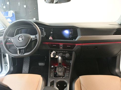 Used 2020 Volkswagen Jetta SEL Premium FWD image 5